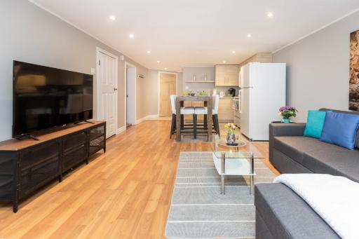 1BR Apartment w King Bed Near Downtown Ottawa - Housity