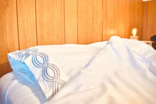 Luminosa y amplia casa - Housity