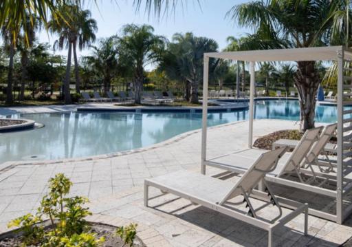 Brand new charming house with swimming pool - Housity