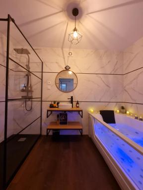 Chalet privatif / suite romantique love balneo - Housity