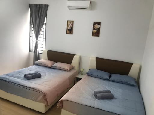 Taiping Rain Town Homestay太平雨城名宿 two car park - Housity