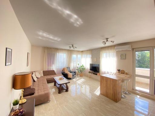 Molly's Suite - Housity