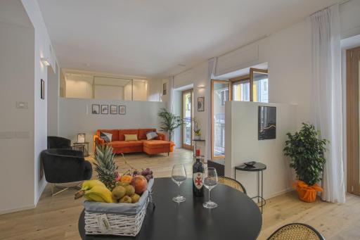 MILAN CHIC Luxury Apartments-hosted by Sweetstay - Housity