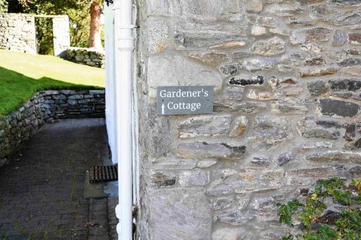 The Gardeners Cottage - Housity