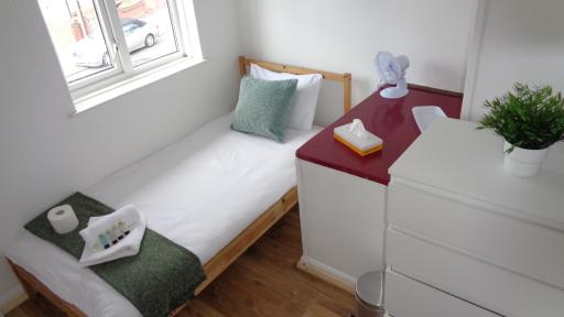 Eastbrookend Park House - Dagenham - Housity