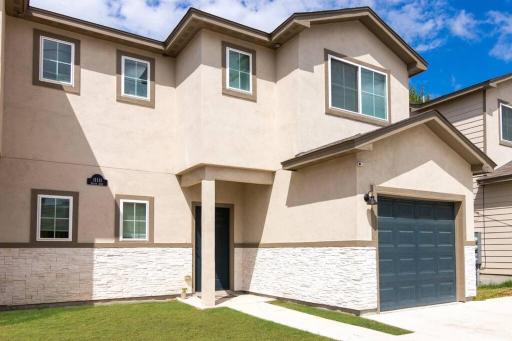 LUX 3BR 3BA Home W Private Hot tub, 3k Arcade Games & private garage- 5mins to the Airport - Housity