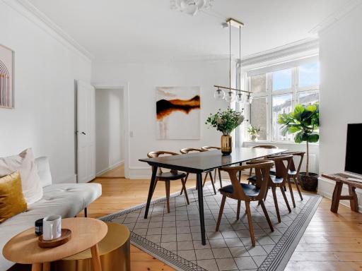 Sanders Stage - Chic Three-Bedroom Apartment Near Nyhavn - Housity
