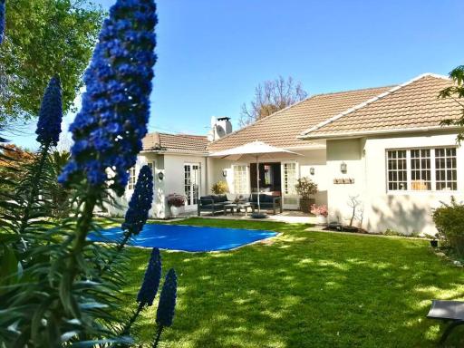 Bright and charming 3 bedroom home in the suburbs. - Housity