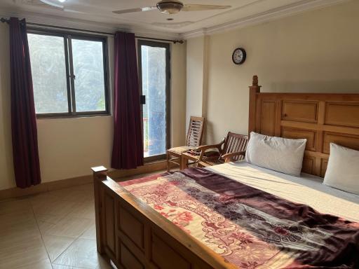 Kashmir Continental Hotel - Housity