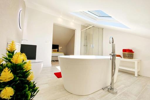 ÁTICO DALAI - Jacuzzi & Terraza junto al mar y playas - Housity