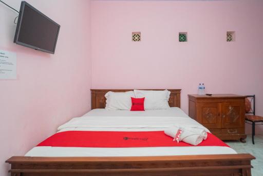 RedDoorz Syariah near Batu Night Spectacular 3 - Housity