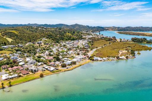 Waterfront Sunsets Studio - Housity