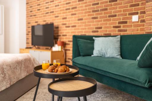 RAVISSANT STUDIO RENOVÉ 150m DE MONACO - Housity