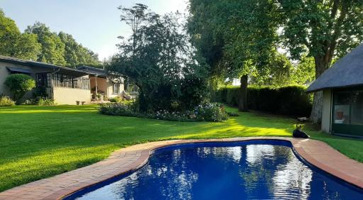 Rosedale Self Catering Cottage with pool and large entertainment BBQ area - Housity