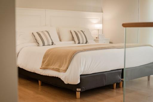 Carat Apart Boutique - Housity