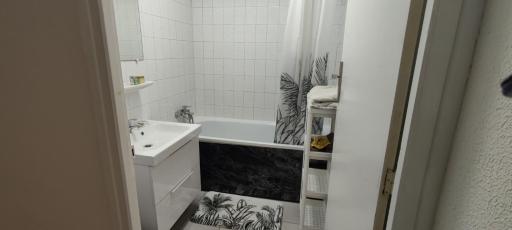 Appartement entier meublé à neuf avec garage - Housity