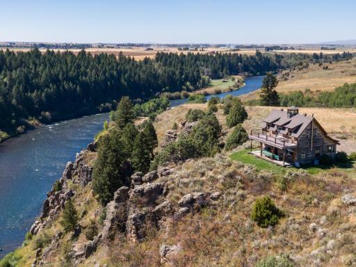 Lindas Perch by KABINO On Bank of Henrys Fork Mtn Views Fishing 6 acres Snake River WIFI - Housity