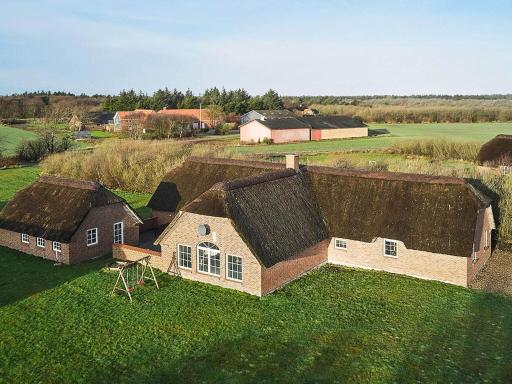 18 person holiday home in Ulfborg - Housity