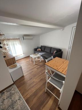 The rainbow 5 - Housity