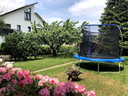 130qm-Haus-Terasse-großer Garten-ruhig - Housity