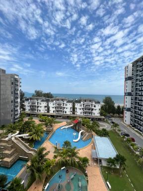 Swiss Garden Resort Residence Pool Sea view Beach Resort LUXURY apartment & FaMiLy SUITE - Housity