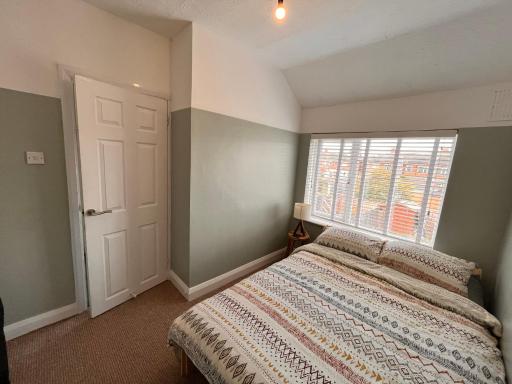 Entire residential property with parking - Housity