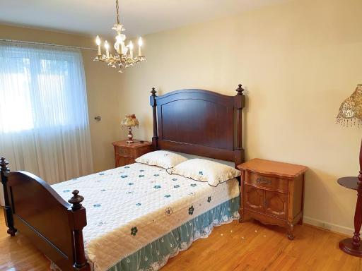 Beautiful private bedroom in a house - Housity