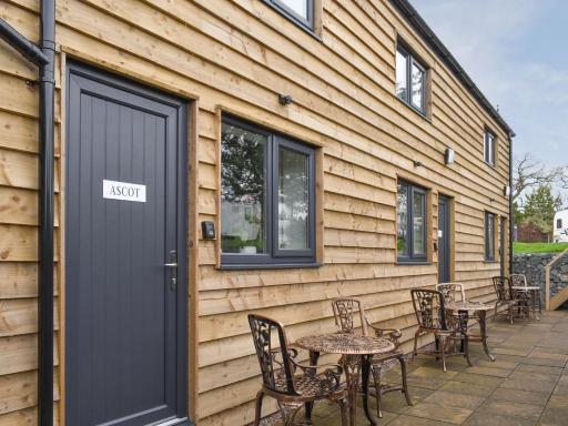 Ascot - Housity