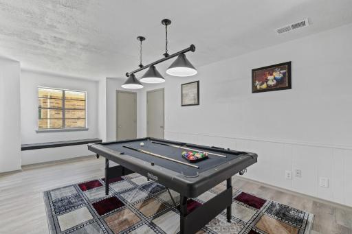 Modern 4 BR Gem near Frisco w Pool Table - Housity