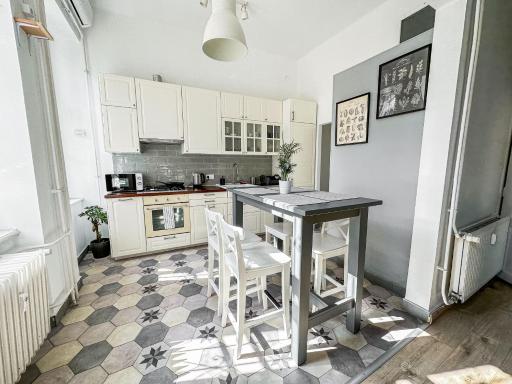 Dob Duplex Apartment - Housity