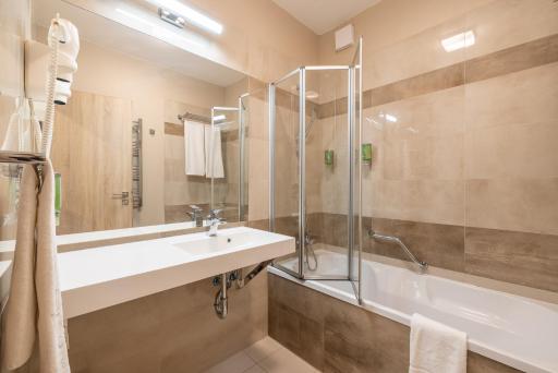 Silver Crown Hotel & Residence, Palace Quarter - Housity
