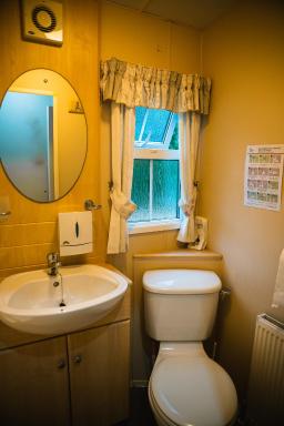 The Elms Static Caravan - Housity