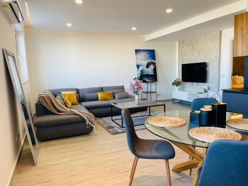 Ana Seafront Haven Apartment - Housity