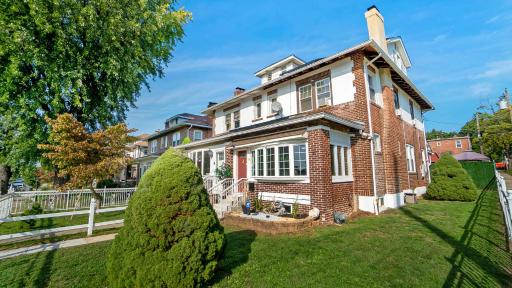 Allentown White House - Housity