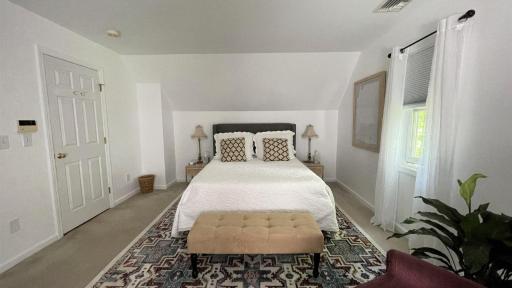 High Street Hideaway - Housity