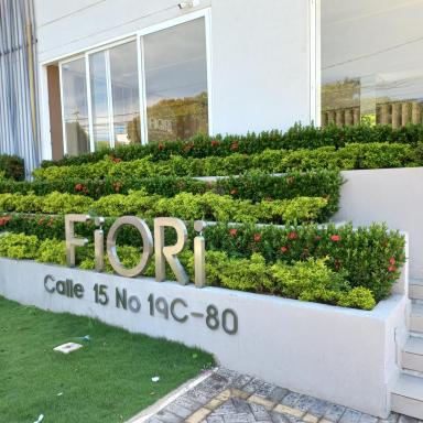 Elegancia y confort , con ubicación estratégica. - Housity