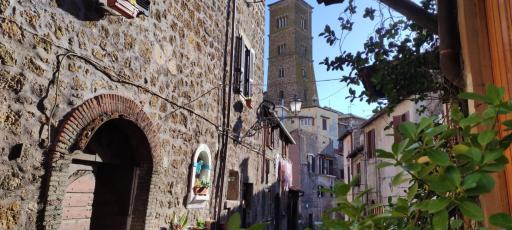 Radici Etrusche Sutri - Housity