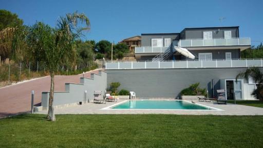 Appartamento 1 con piscina - Housity