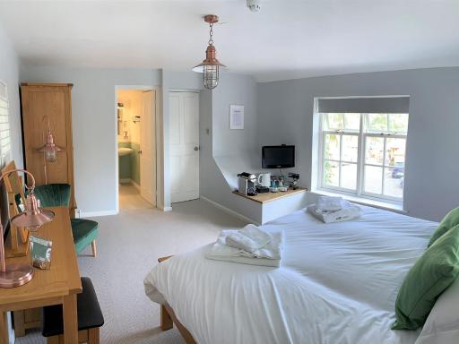 Ferryman`s Cottage at The Beetle & Wedge - Housity