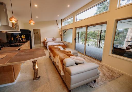 Bruny Island Oceanfront Luxe Cabin with Spa - Housity