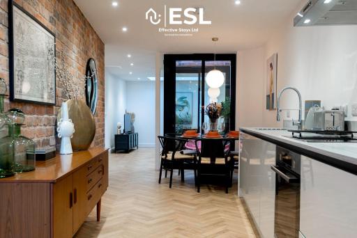 Contemporary Townhouse - Free Parking - Central Shrewsbury - Housity