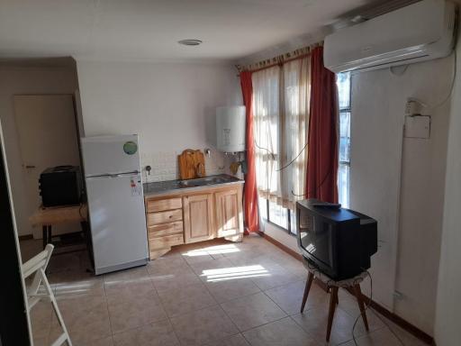 Esquina céntrica 2 ambientes 50 mts - Housity