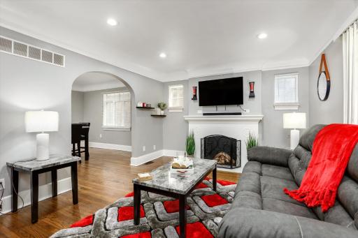 Stylish, Tranquil & Comfy ~ Queen Beds ~ Pkg - Housity