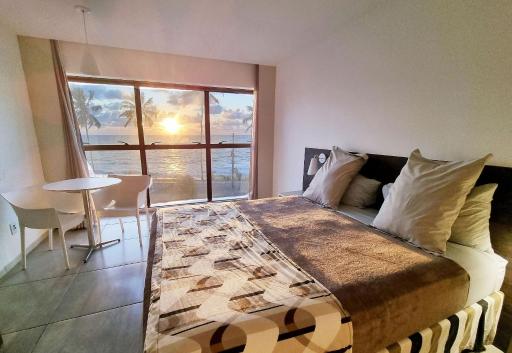 Flat Frente Mar c Limpeza Diária | R206 - Housity