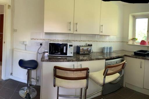 Spacious Furnished Bungalow with Garden n Parking - Housity