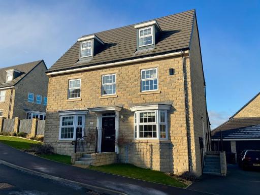 Holly House - Executive Rural Home with Jacuzzi - Housity