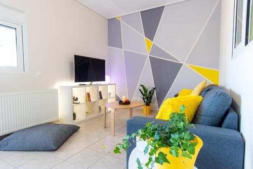 YelaYellow House Near to Airport, Rafina Port and Metropolitan Expo - Housity