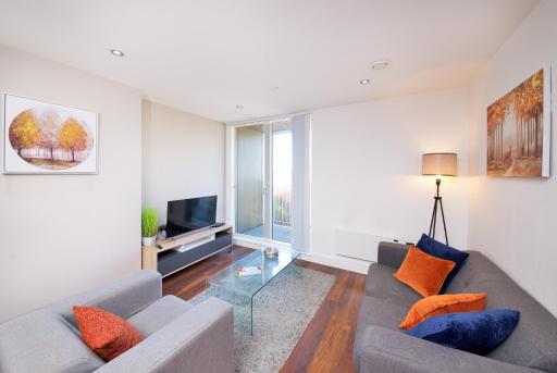 Modern 2 Bed & 2 Bath Manchester City Centre Apartment - Housity