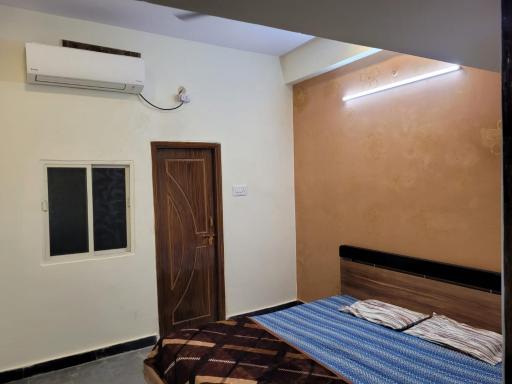 millenium guest house - Housity