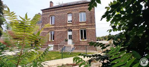 AU FIL DE L'EAU - Housity